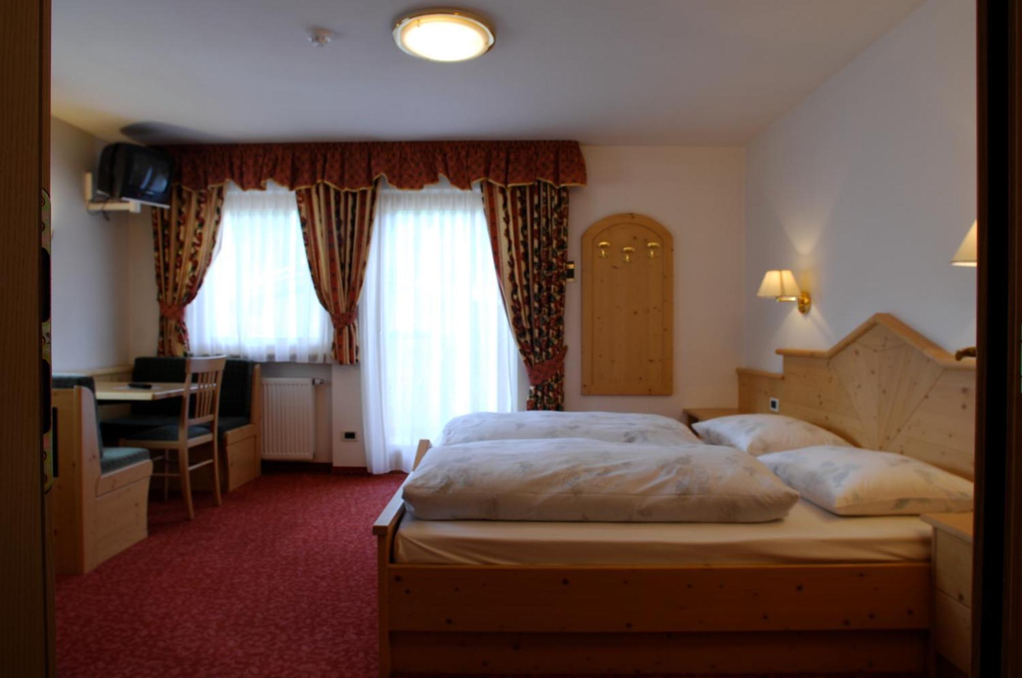 Hotel Falzares سان كاسيانو المظهر الخارجي الصورة