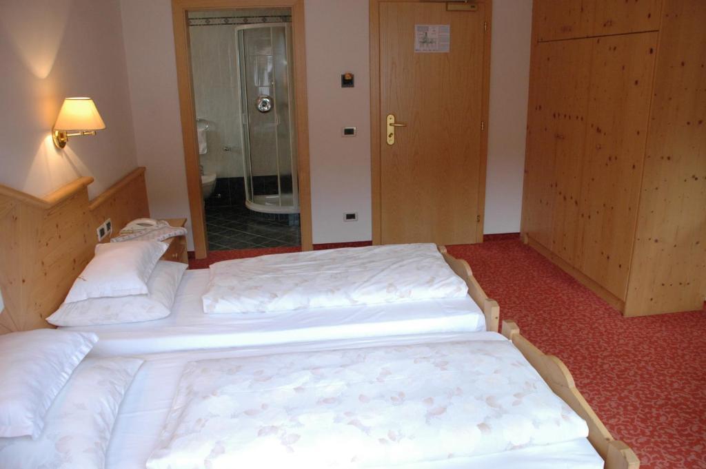 Hotel Falzares سان كاسيانو الغرفة الصورة