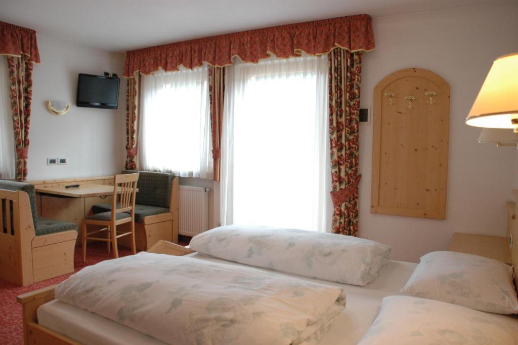 Hotel Falzares سان كاسيانو الغرفة الصورة
